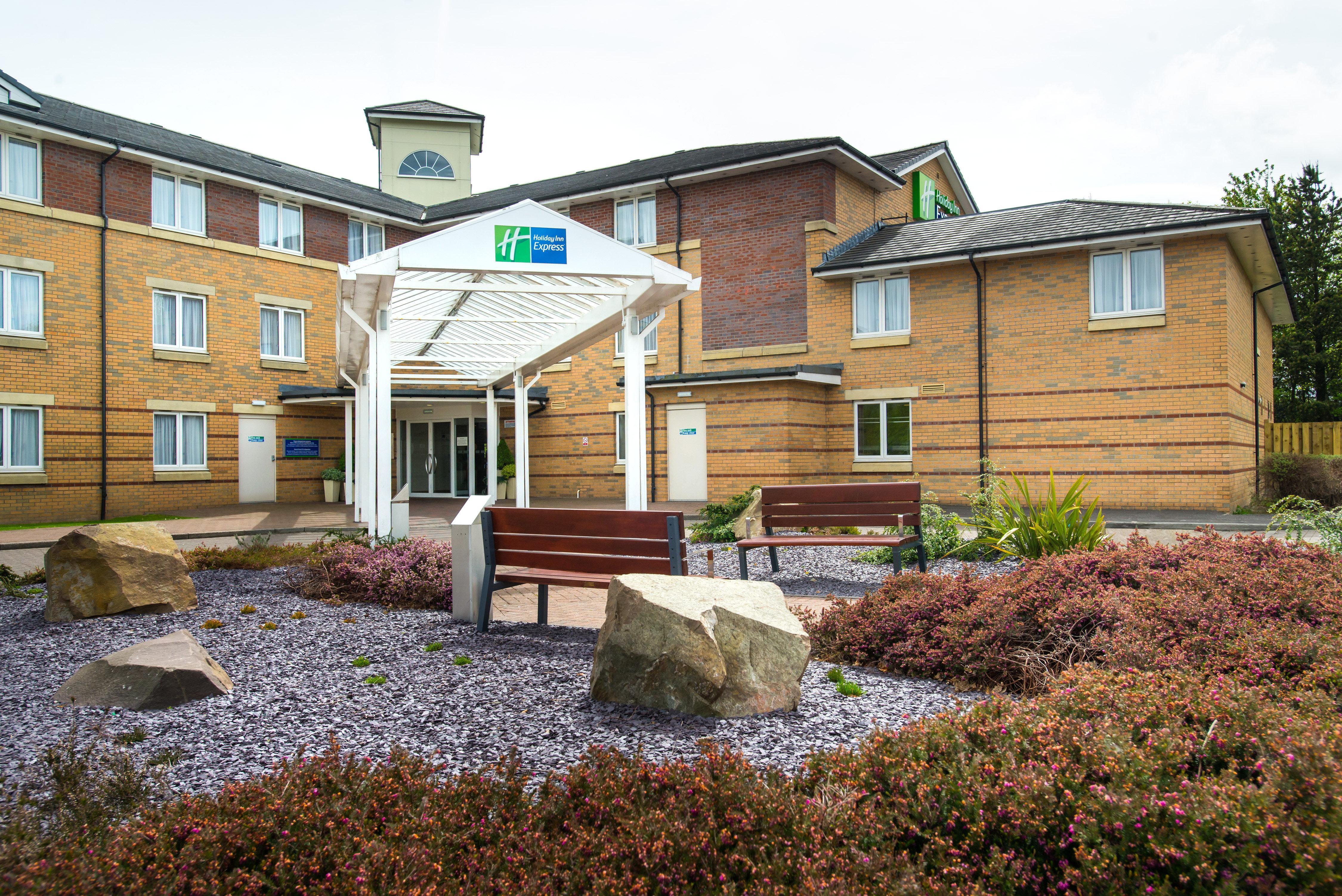 Holiday Inn Express Stirling, An Ihg Hotel Exterior photo